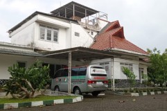 Di Balik Dinding Rumah Peninggalan Belanda Ini, Tersimpan Banyak Kisah Penyintas Kanker Se-Indonesia