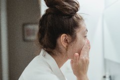 Muka Breakouts? Bingung Cara Mencegahnya? Berikut 5 Tips Mencegah Jerawat untuk Wajah Cantik Secara Alami