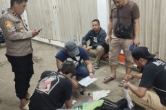 Seorang Pria Ditemukan Tewas Terikat Lakban di Halaman Parkir Minimarket di Sukabumi