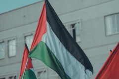 Viral! Security Apartemen di Bekasi Tegur Kurir Gegara Bendera Palestina, Ini Klarifikasinya