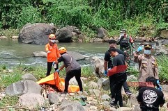 Geger! Seorang Wanita Ditemukan Tewas di Aliran Sungai Cipelang Sukabumi