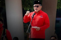 Hasto Kristiyanto Buka Suara Terkait Baliho Ganjar-Mahfud Tak Ada Foto Jokowi: Rakyat Punya Mata Hati...