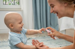 Hati-Hati Berikan Ini Buat Si Kecil, Simak 5 Tips Memilih Obat Anti Nyamuk untuk Bayi
