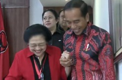 Jokowi-Megawati, Perang atau Perang-Perangan?