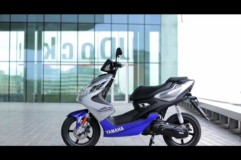 Bikin Kaget! Motor Matic Yamaha Aerox Ada Versi 2 Tak, Desainnya Agresif dan Sporty