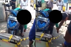 Belum Sempat Antar Pesanan, Driver OJek Online Ditemukan Meninggal Dunia di Atas Motornya