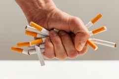 Sudah Kecanduan? 4 Cara Mudah Berhenti Merokok Satu Diantaranya Hindari Stres