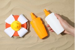 Masih Bingung Cara Membedakan Sunscreen dengan Sunblock? Simak Pembahasannya Disini