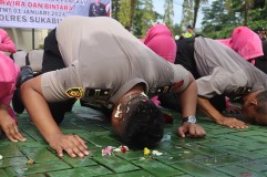 46 Personel Polres Sukabumi Sujud Syukur Usai Naik Pangkat