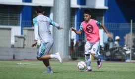 Bojan Hodak Terpikat oleh Penampilan Dua Pemain Akademi Persib Bandung