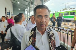 Pj Gubernur Jabar Dorong Elektrifikasi KA Bandung Raya dan Reaktivasi Jalur Banjar-Pangandaran