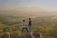 Gak Nyangka, Sukabumi Punya Tempat yang Tak Kalah Indah dari Bukit Warinding di NTT, Cocok Buat Anak Senja