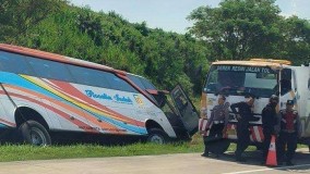 Kecelakaan Maut di Hari Kedua Lebaran, 7 Penumpang Bus Rosalia Indah Tewas di Jalan Tol
