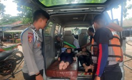 Dua Bocah Nyaris Celaka saat Bermain di Pantai Cibuaya Sukabumi