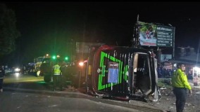 Bus Rombongan SMK Asal Depok Kecelakaan di Subang, 1 Guru, 9 Siswa, dan 1 Warga Lokal Tewas