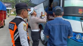 Razia Ramcek di Sukabumi, Polisi Temukan Bus Pariwisata Tidak Uji KIR 6 Tahun