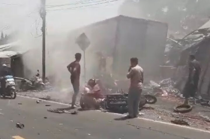 Kecelakaan Maut di Jalan Raya Sukabumi-Cianjur, Truk Tronton Hancur, Pemotor Tergeletak