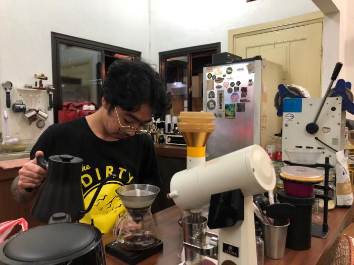 Sosok Angga Ardiansyah, Dulu Jualan Baju, Kini 'Kuasai' Pasar Kopi di Sukabumi