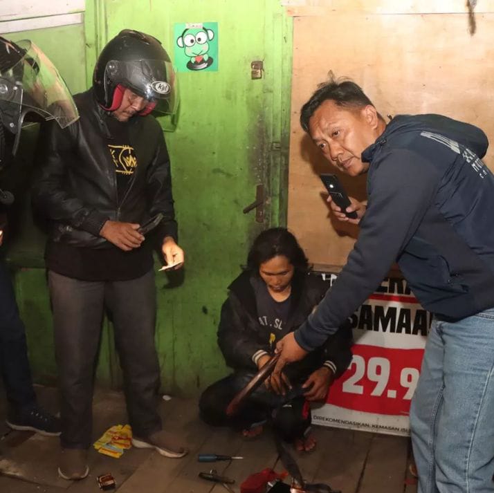KRYD Akhir Pekan di Kota Sukabumi, 4 Pemuda Bawa Golok dan Kunci Letter T Diamankan Polisi
