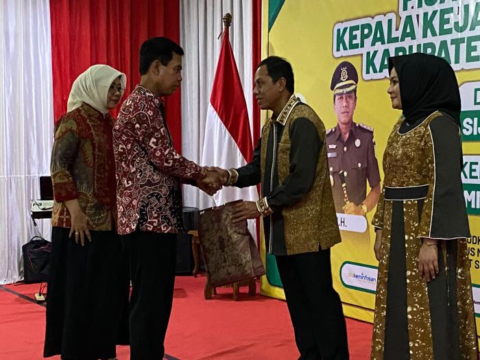 Siju Alih Tugas Ke Kalimantan Barat, Romiyasi Resmi Jabat Kajari Kabupaten Sukabumi
